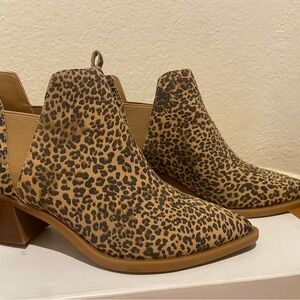 Dolce Vita Tan Leopard Ankle Booties